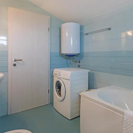 Cozy In Pula With Wifi Pola