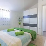 Holiday home Beautiful Home In Pula Pula
