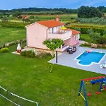 Beautiful Home In Pula *