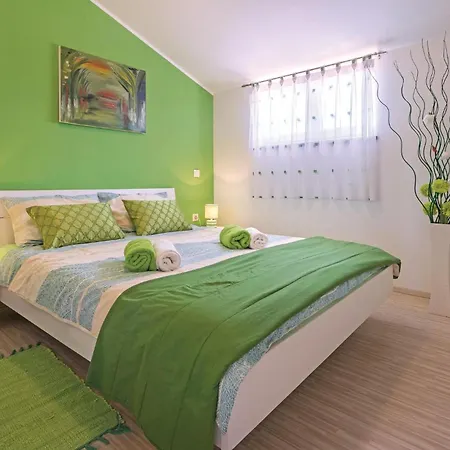 Cozy In Pula With Wifi Pula