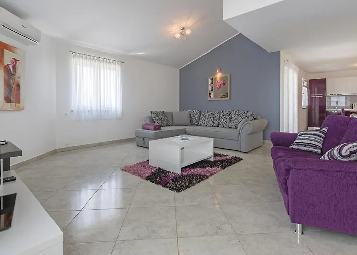 Cozy Home In Pula With Wifi * Pula